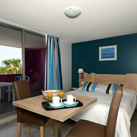 アパートホテル Odalys Aqualia